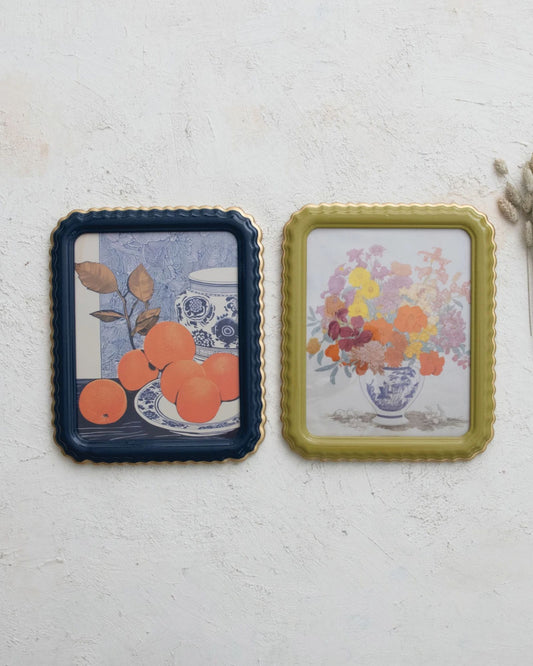 SCALLOPED EDGE PHOTO FRAME - GREEN