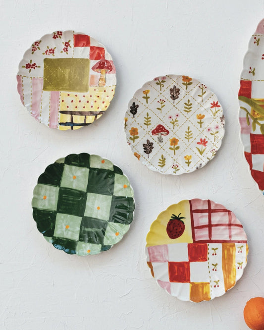 DAISY SCALLOPED EDGE PLATE