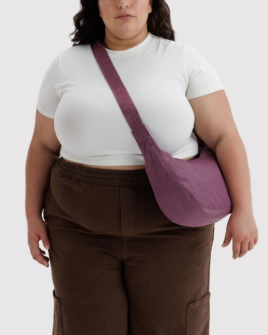 MEDIUM NYLON CRESCENT BAG - WILD PLUM