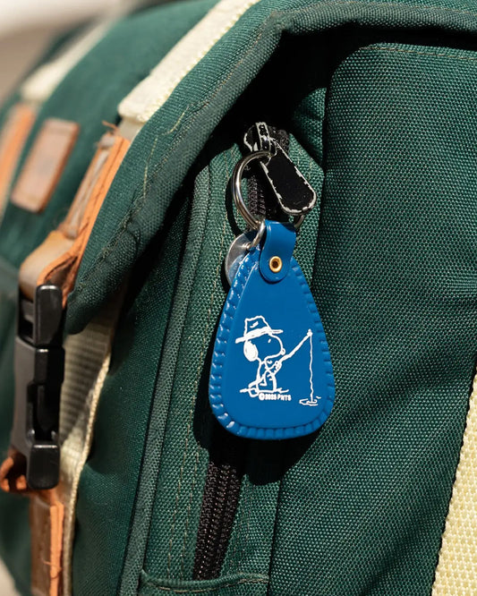 SNOOPY FISHERMAN SADDLE KEYCHAIN