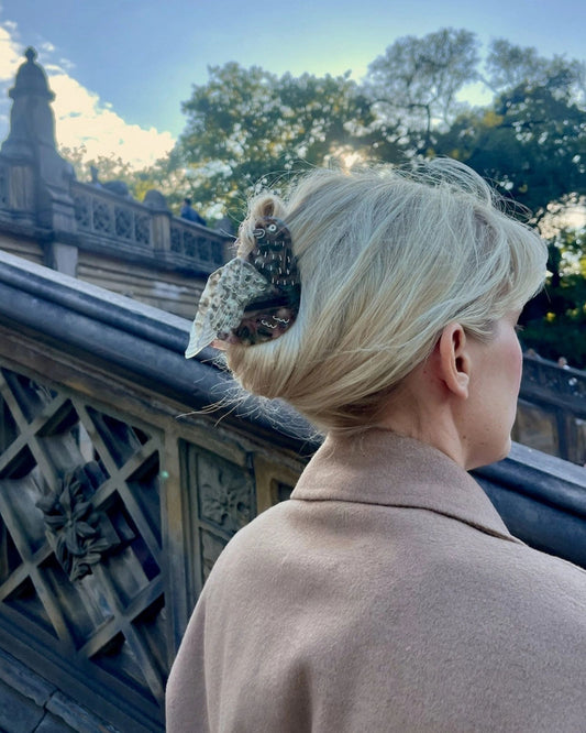 HAND-PAINTED PIGEON CLAW HAIR CLIP