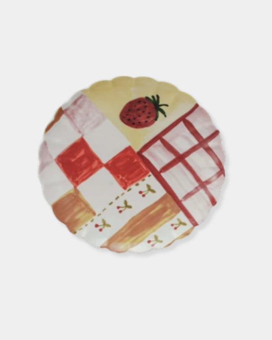 STRAWBERRY SCALLOPED EDGE PLATE