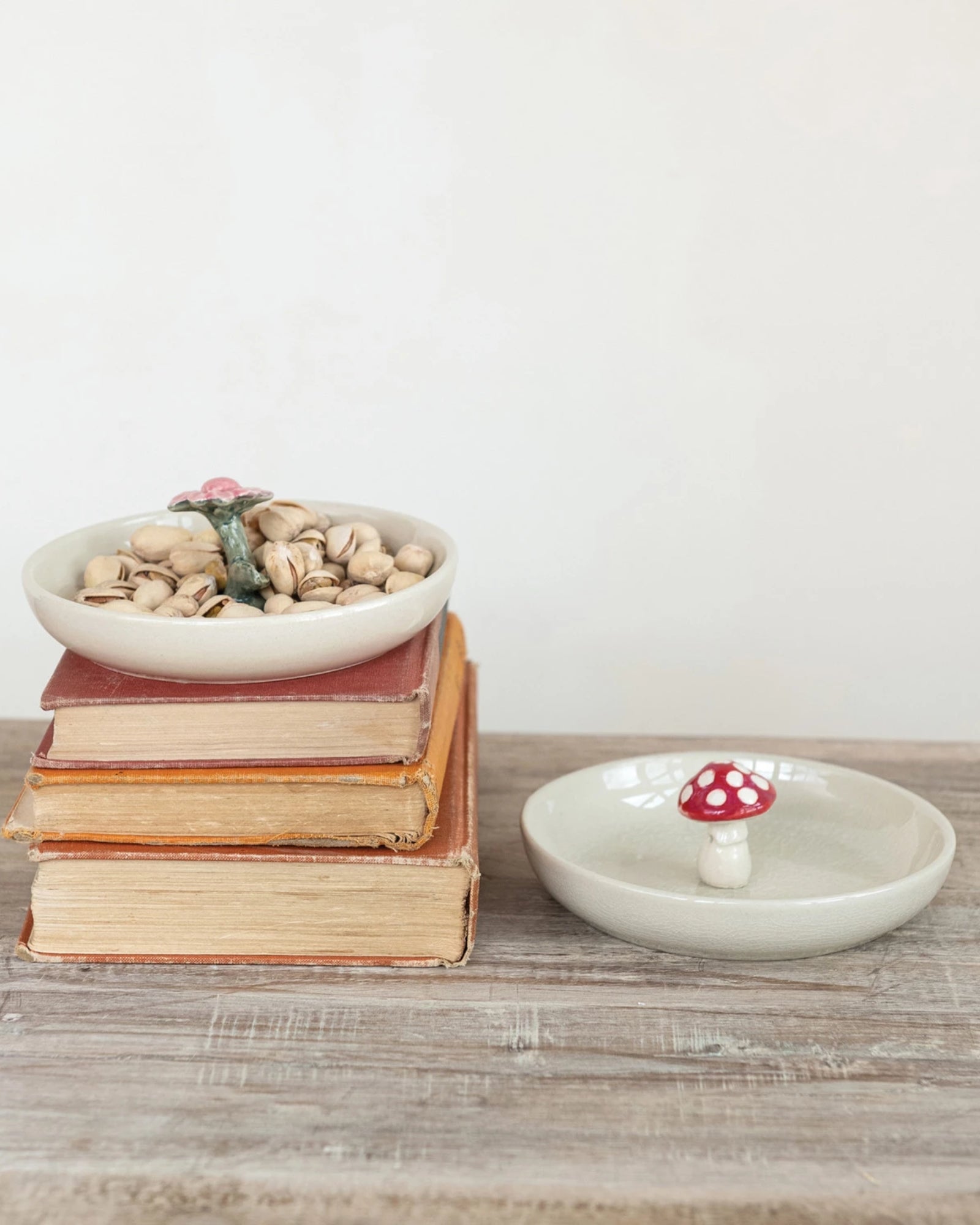 FLOWER STONEWARE DISH
