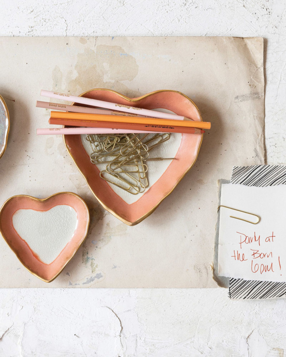 LARGE STONEWARE HEART DISH - PINK
