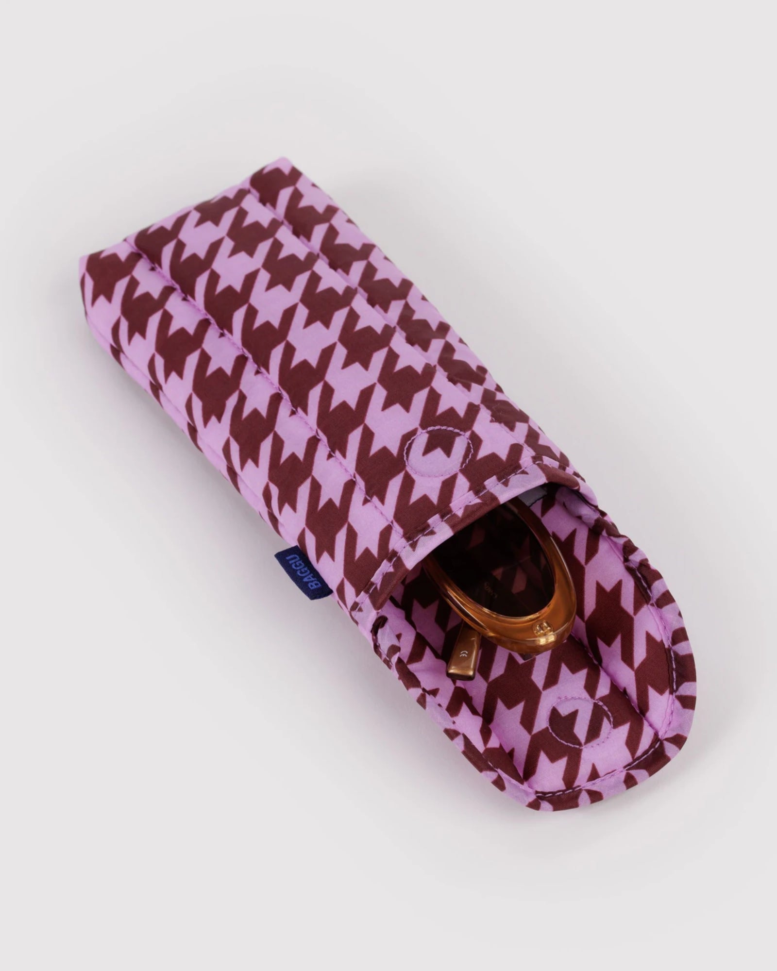 PUFFY GLASSES SLEEVE - PINK HOUNDSTOOTH