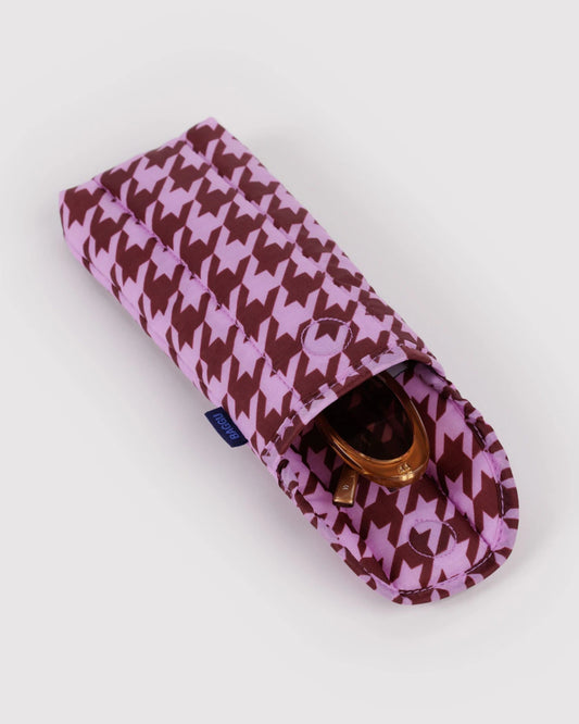 PUFFY GLASSES SLEEVE - PINK HOUNDSTOOTH