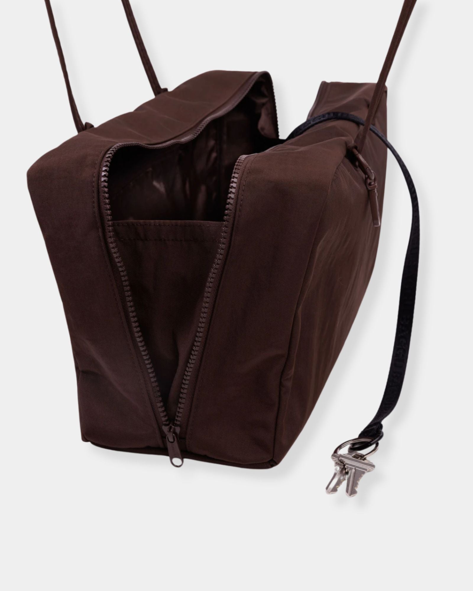 MEDIUM NYLON BOWLER BAG - COFFEE