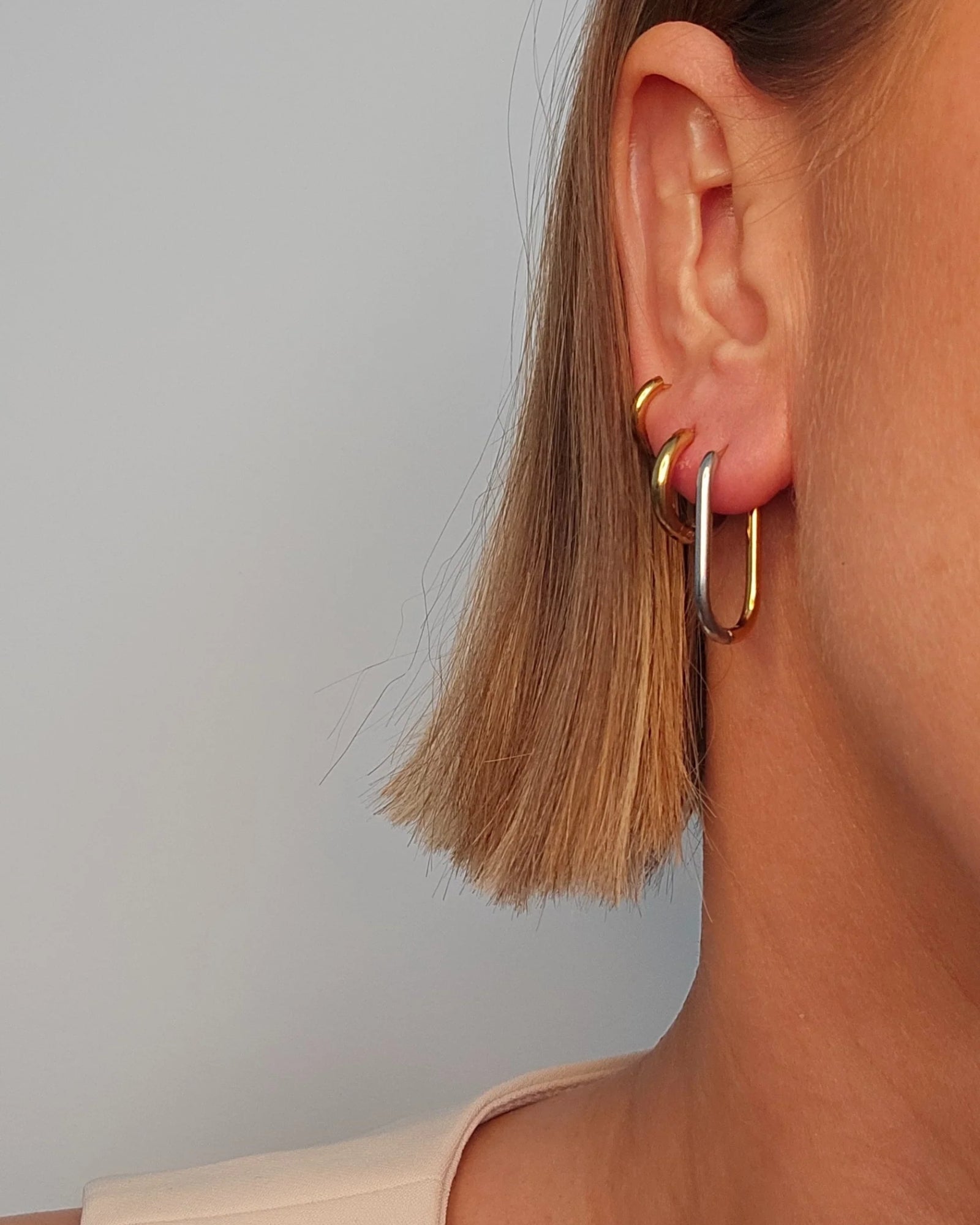 BENNIE SILVER HOOP - EARRINGS