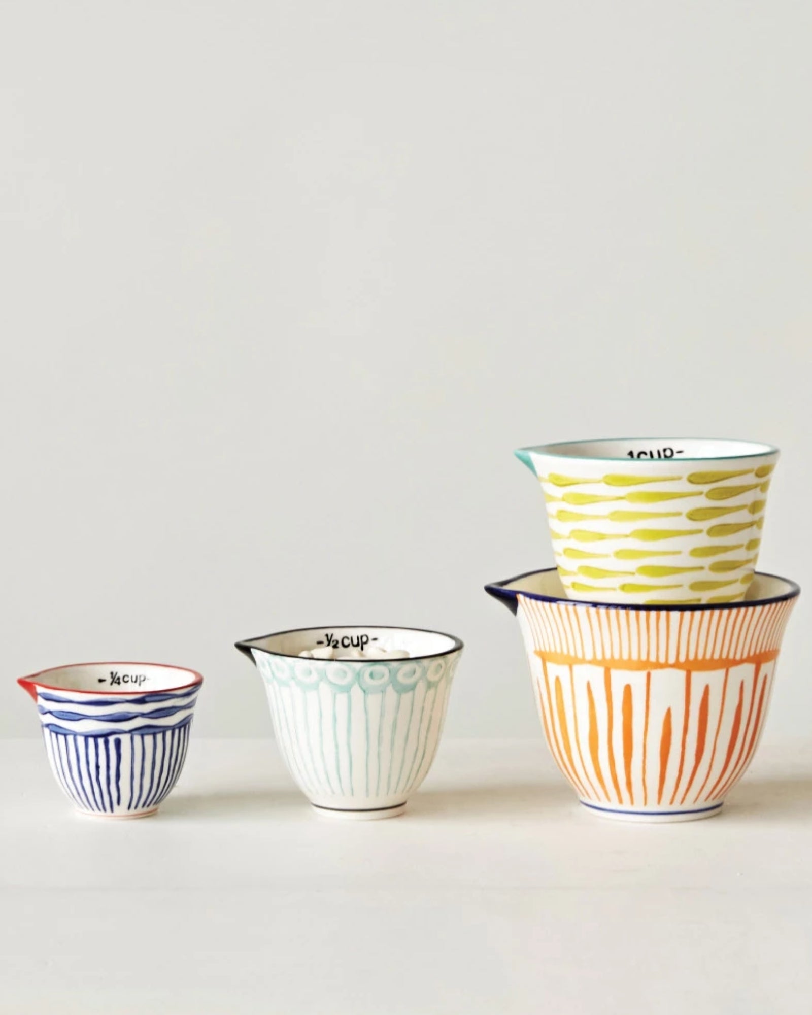 STRIPE MEASURING CUPS - SET 4