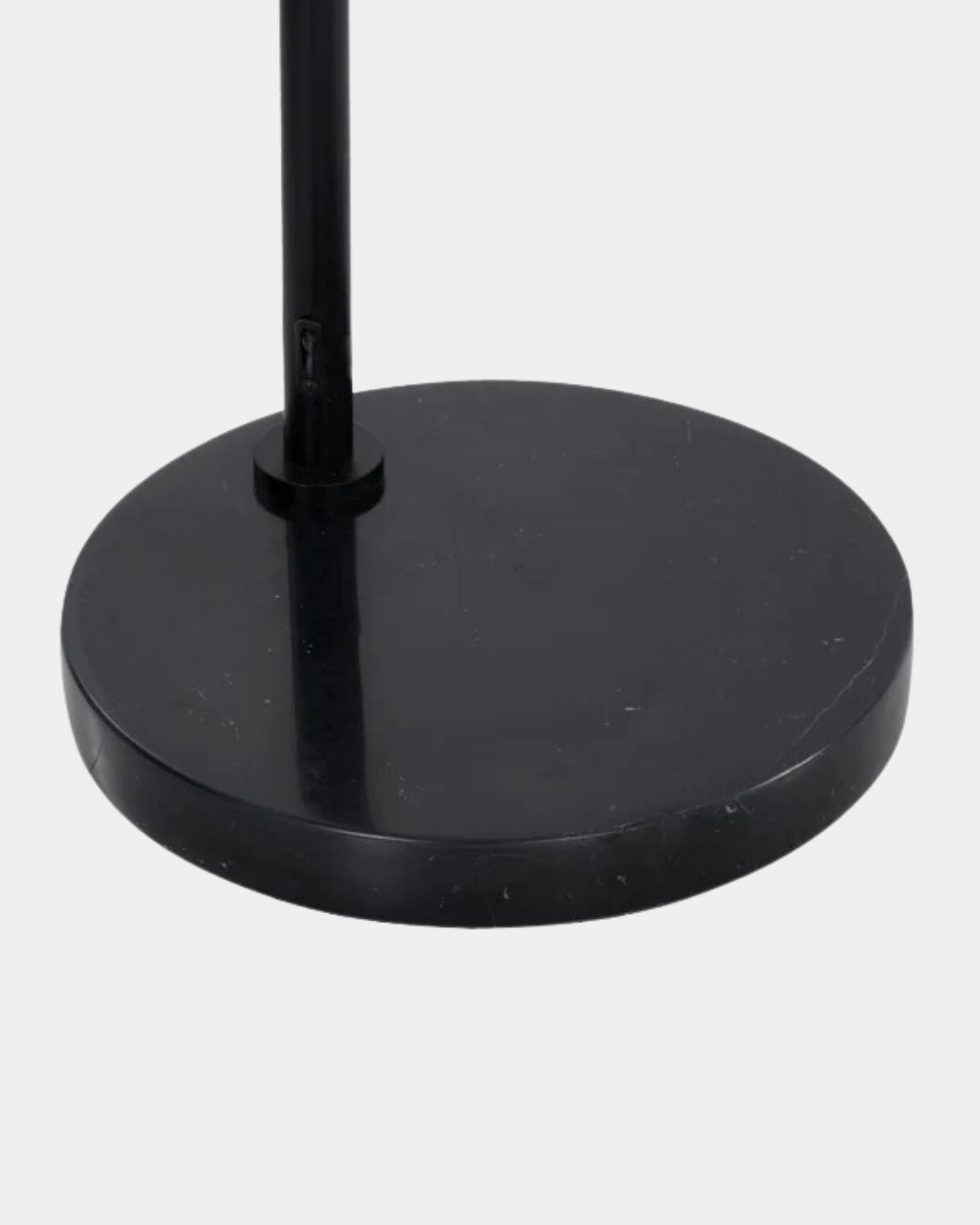 VERN FLOOR LAMP - BLACK