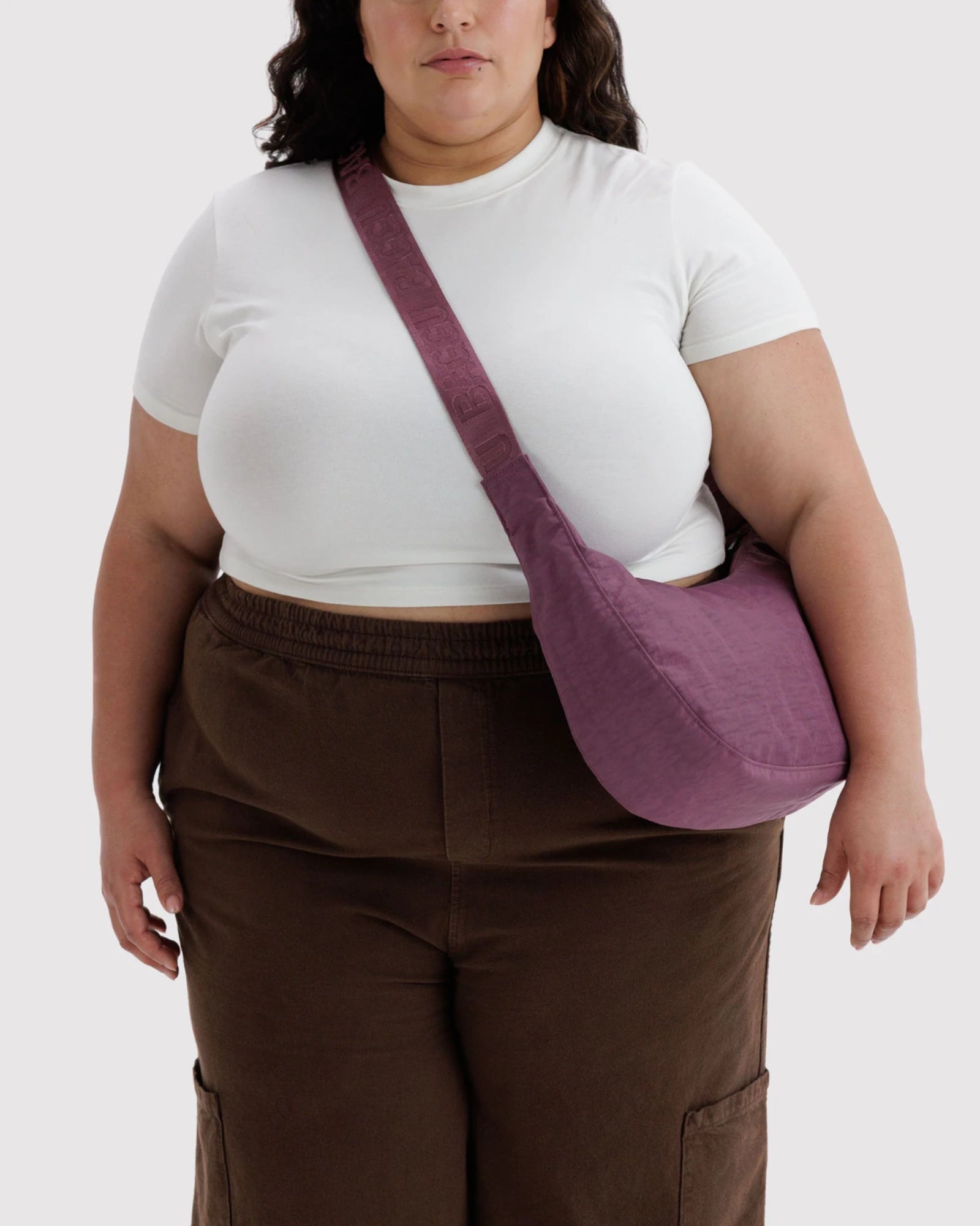 MEDIUM NYLON CRESCENT BAG - WILD PLUM
