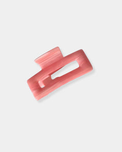 STRAWBERRY MILK - CLAW HAIR CLIP