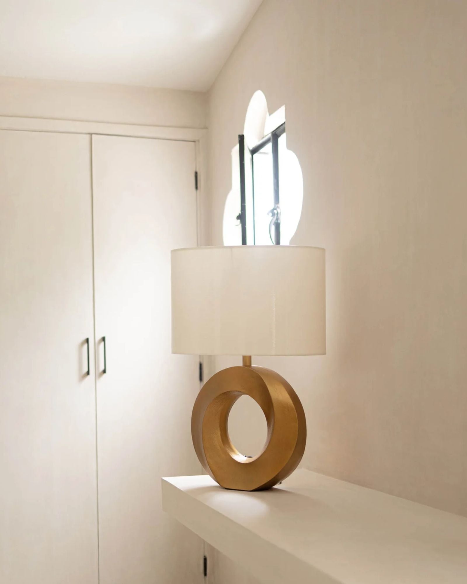 IRIS TABLE LAMP