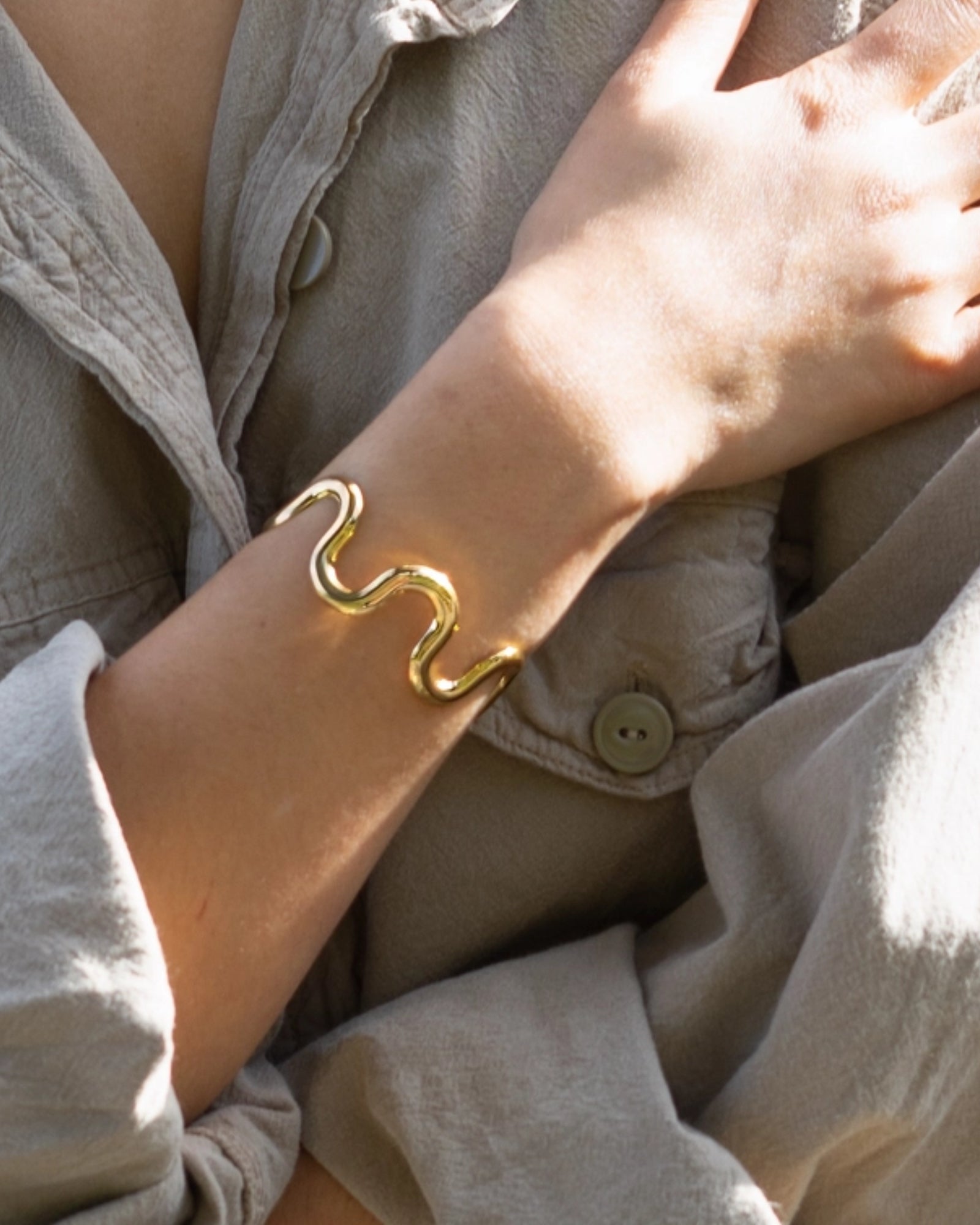 ALMA 18K GOLD PLATED CUFF