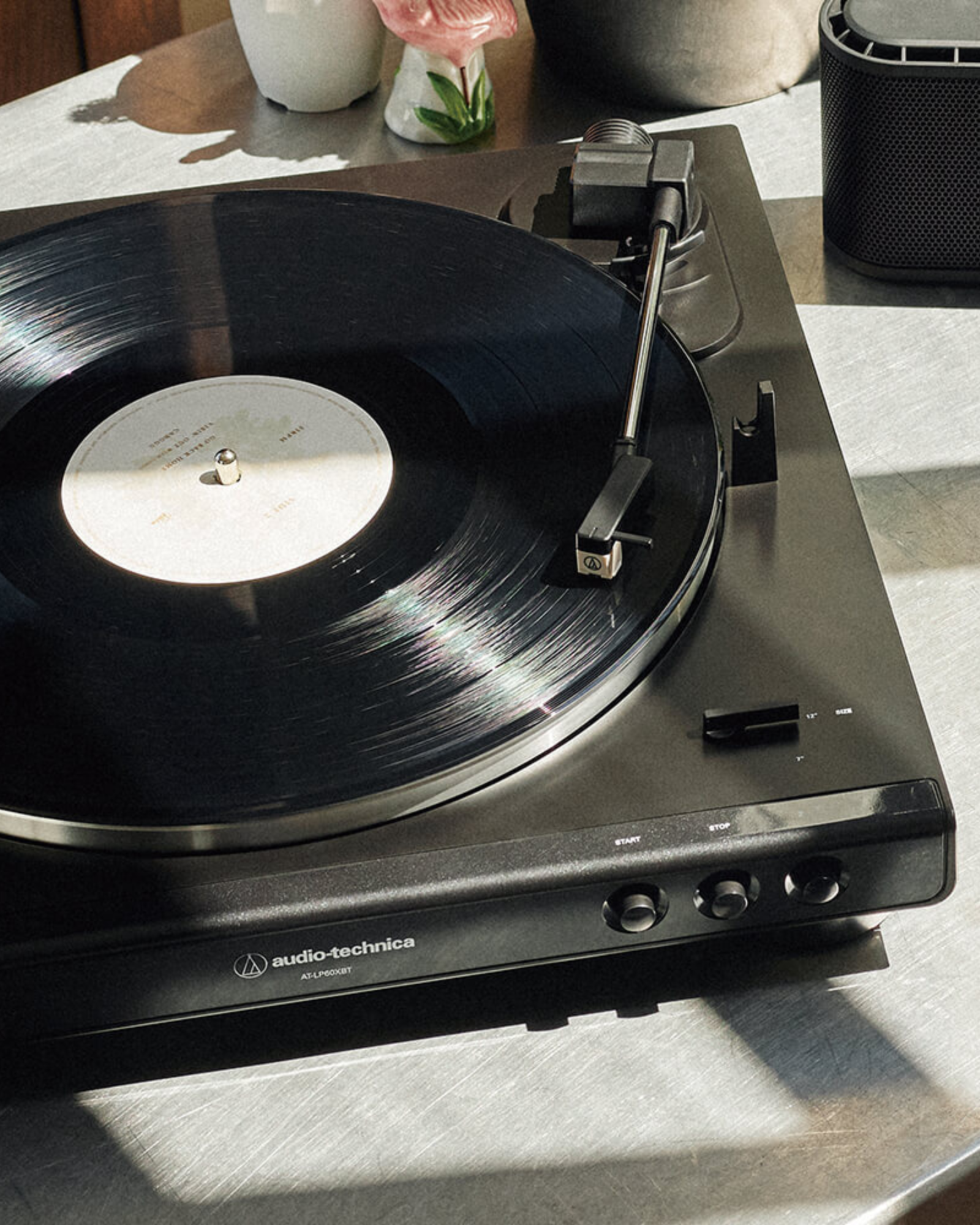 FULLY AUTOMATIC WIRELESS BELT-DRIVE - TURNTABLE