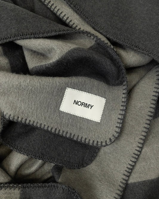 MERINO WOOL BLANKET - PEAK & CAVIAR