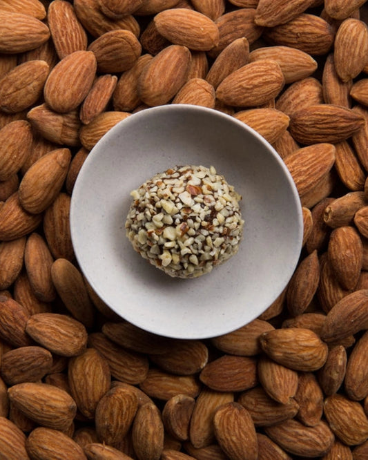 ORGANIC ALMOND ENERGY BITES