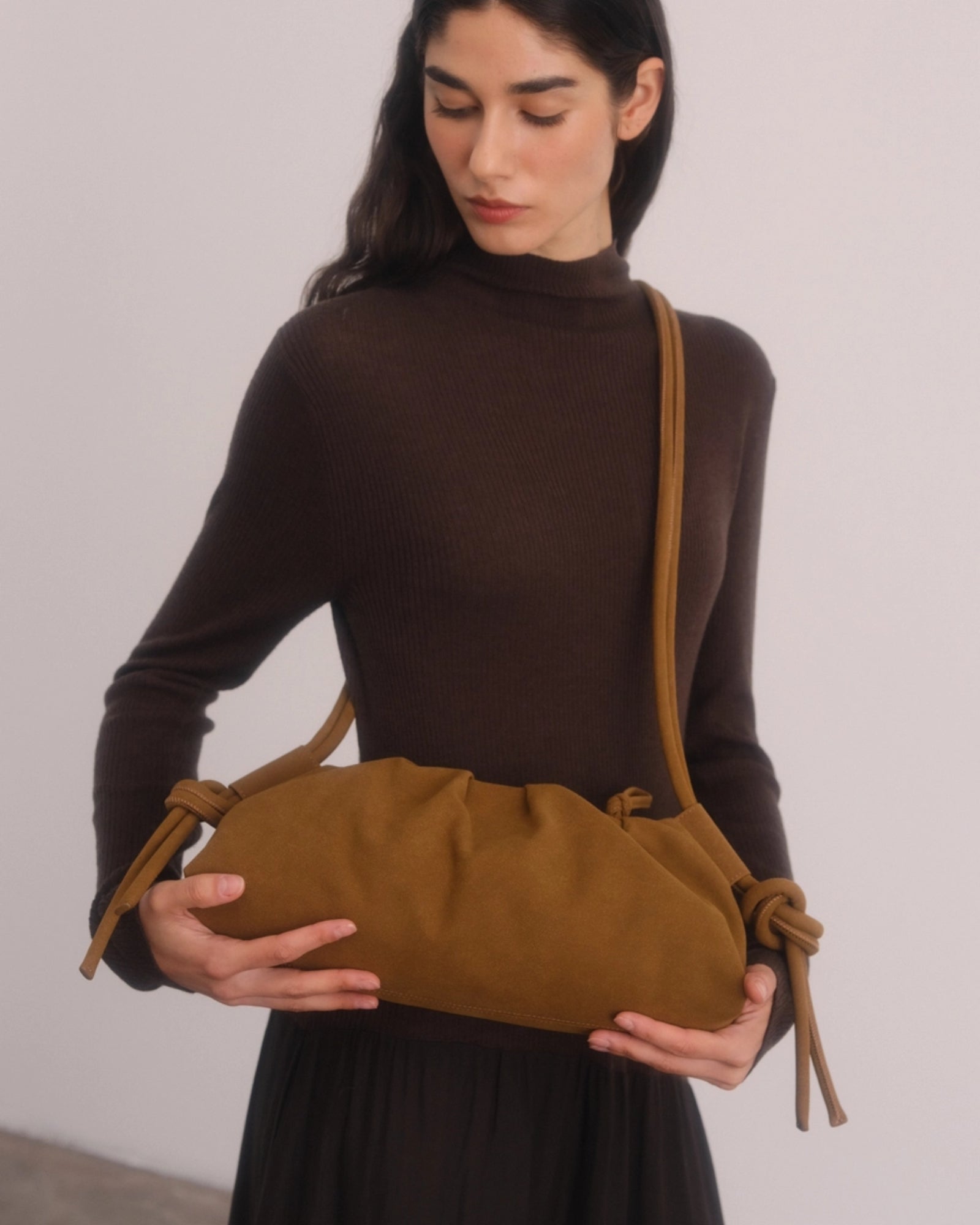 DUMPLING BAG - SUEDE BROWN