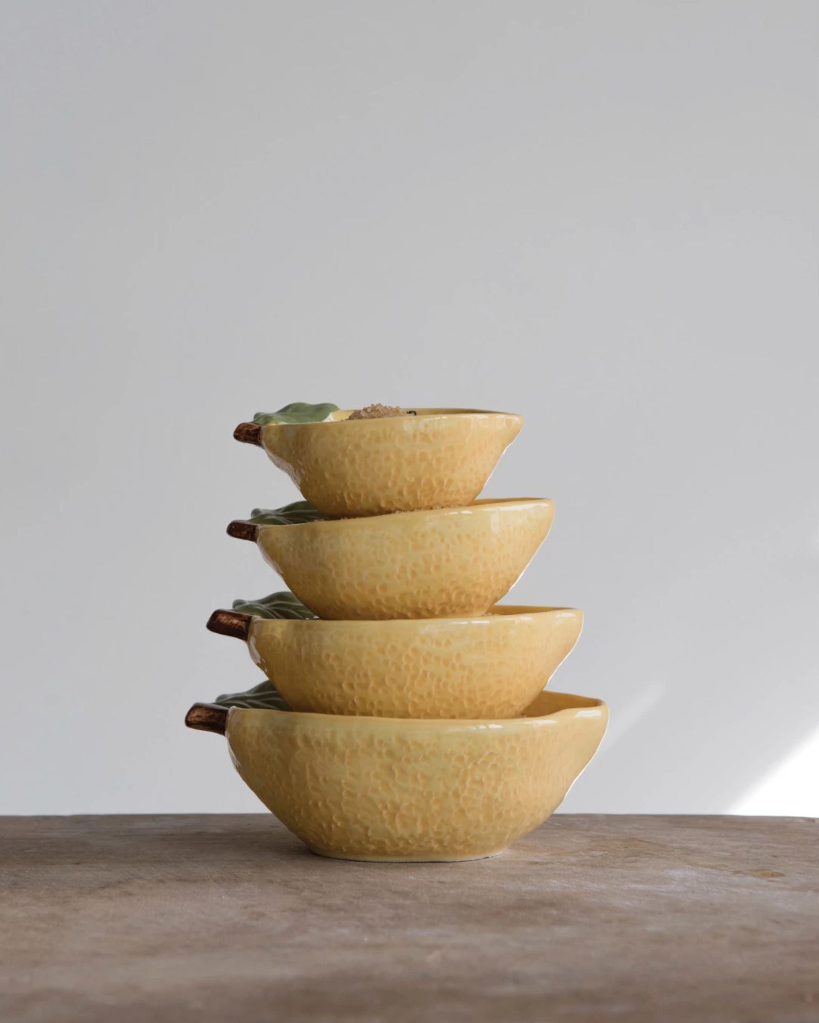 LEMON MEASURING CUPS