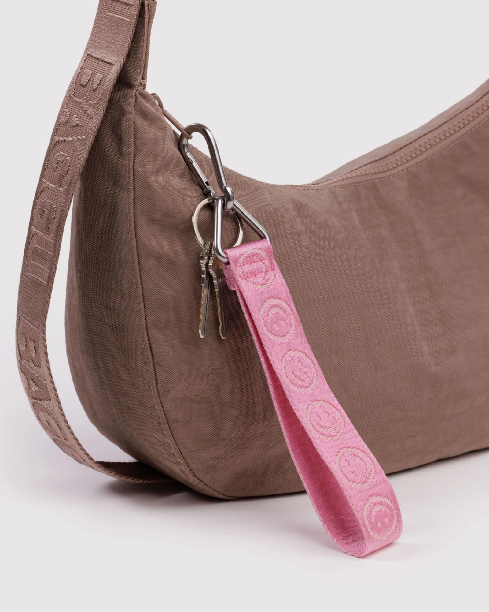 LOGO KEYCHAIN - PINK HAPPY