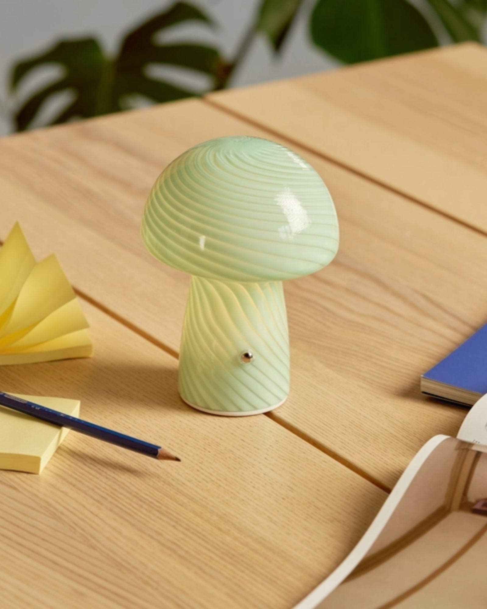 GREEN PORTABLE MINI - MUSHROOM LAMP