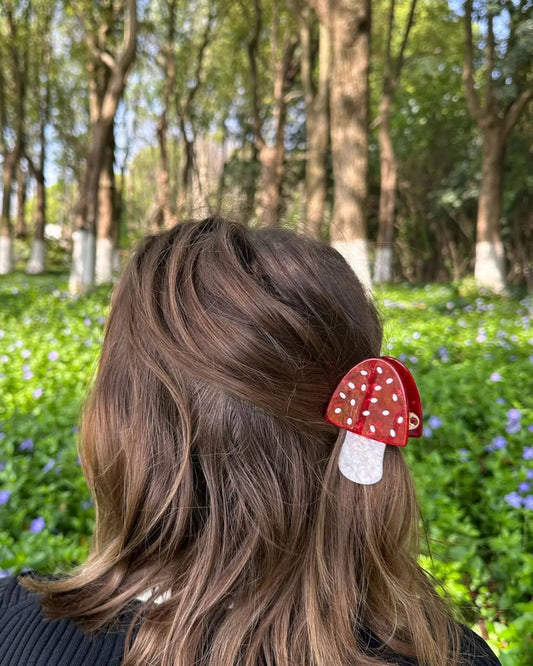 RED TOADSTOOL MUSHROOM - CLAW HAIR CLIP