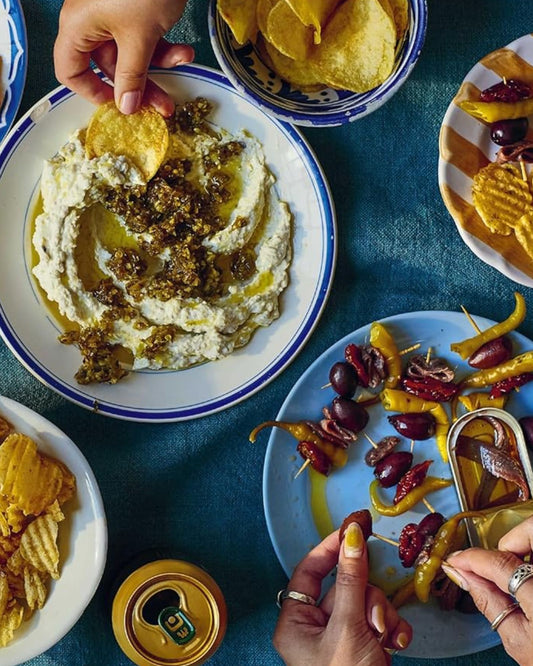 TUCKING IN: A VERY COMFORTING COOKBOOK