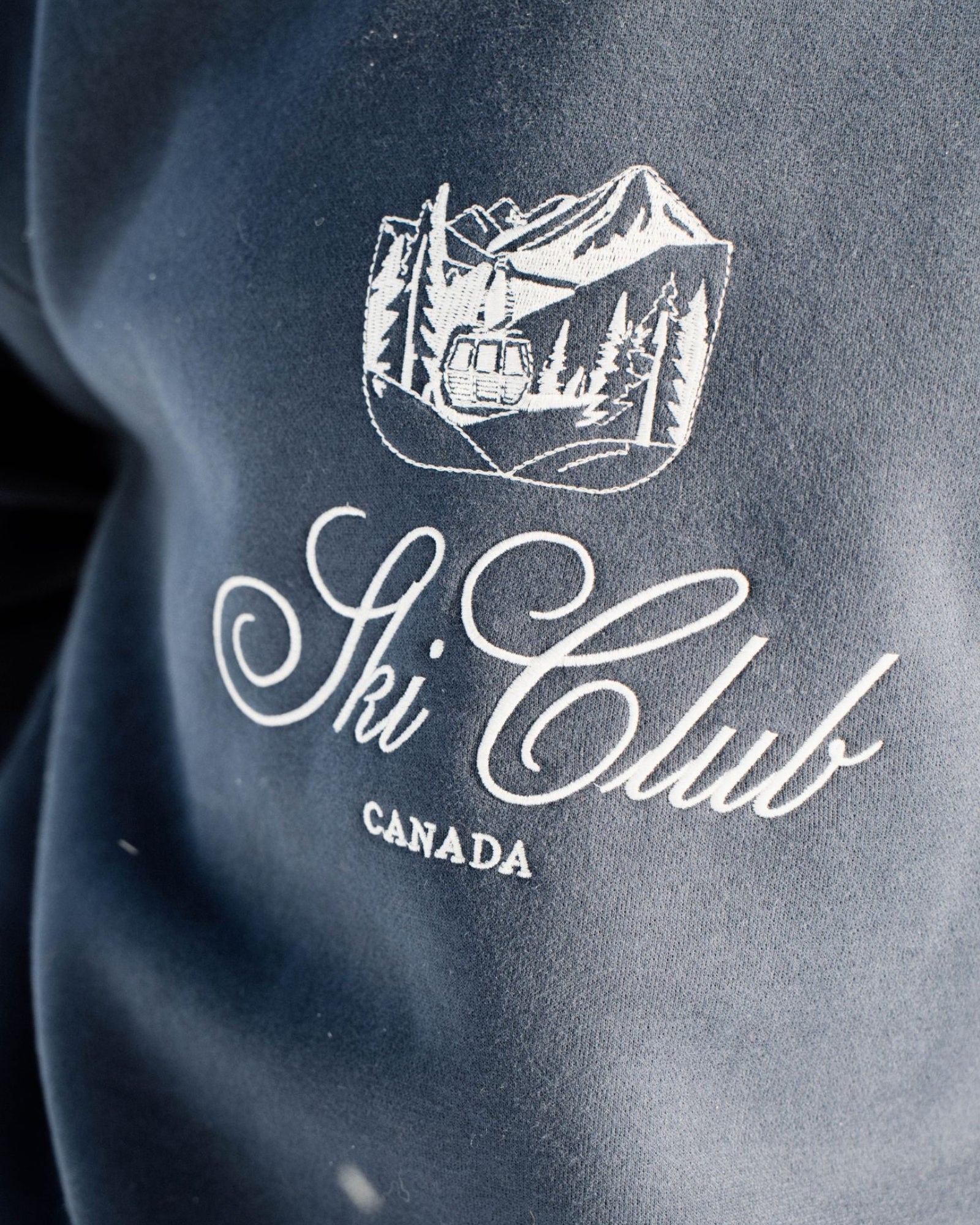 SKI CLUB SWEATSHIRT - UNISEX