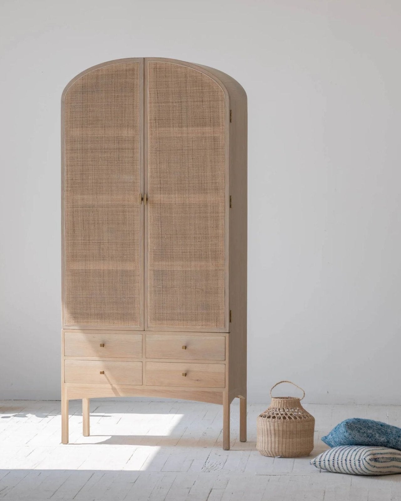 ARCO CABINET 79" | Stonewaters