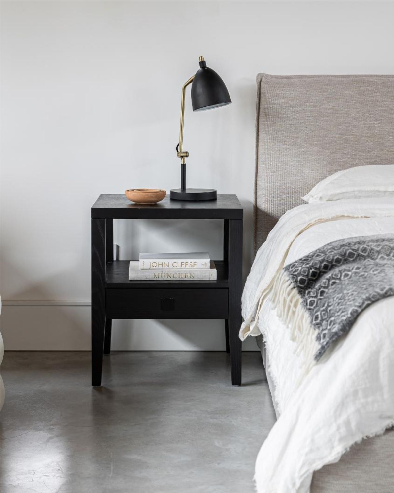 HARA 1 DR NIGHTSTAND - BLACK
