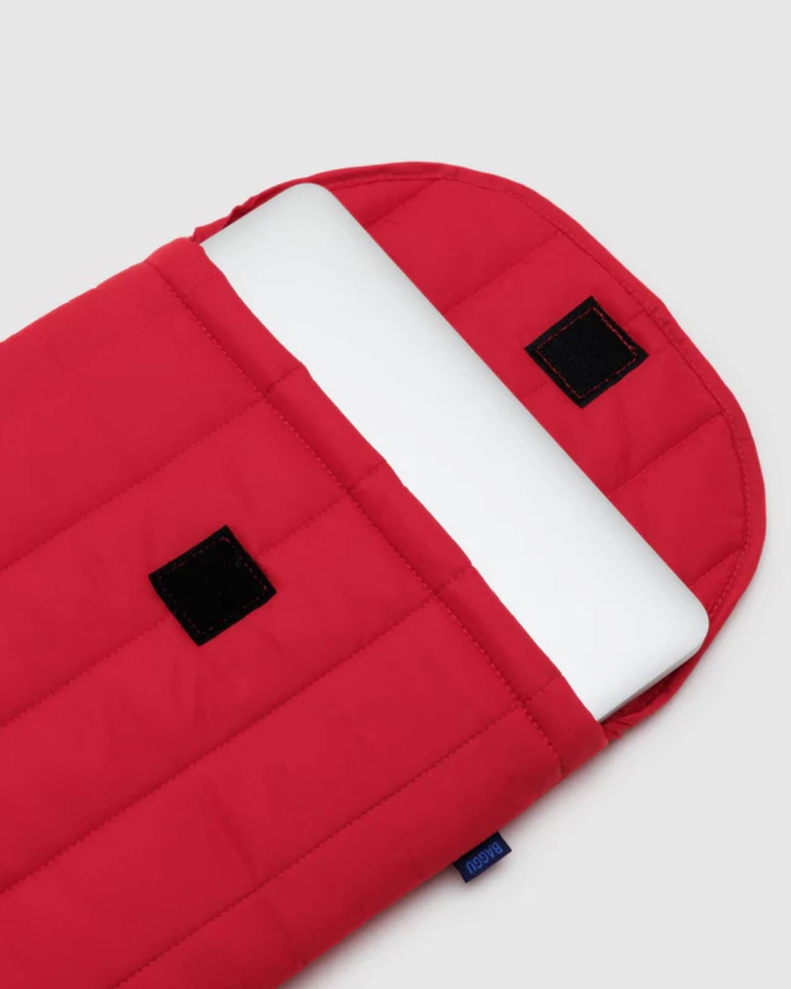 PUFFY LAPTOP SLEEVE 16" - CANDY APPLE RED