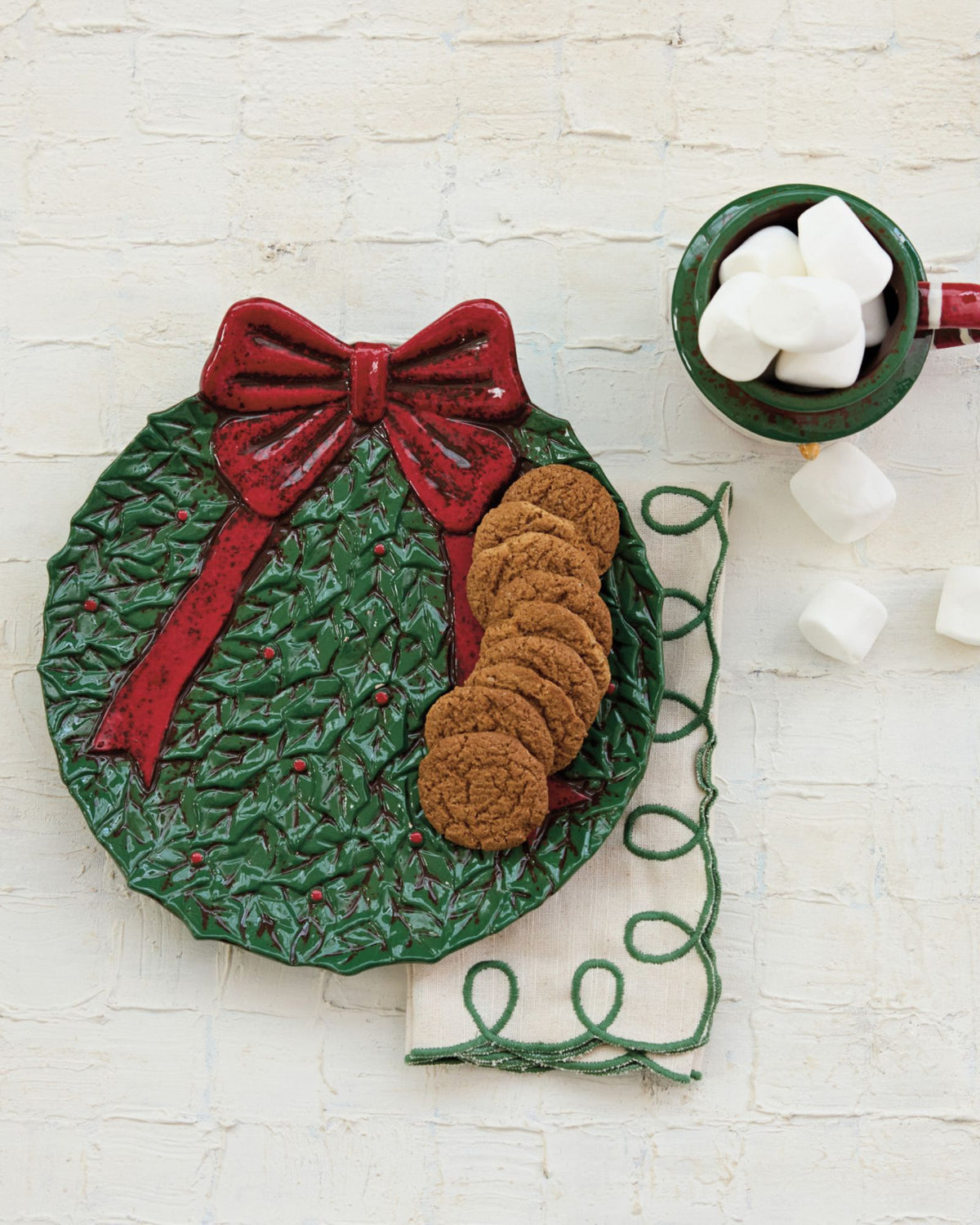 HAND PAINTED CERAMIC WREATH PLATE