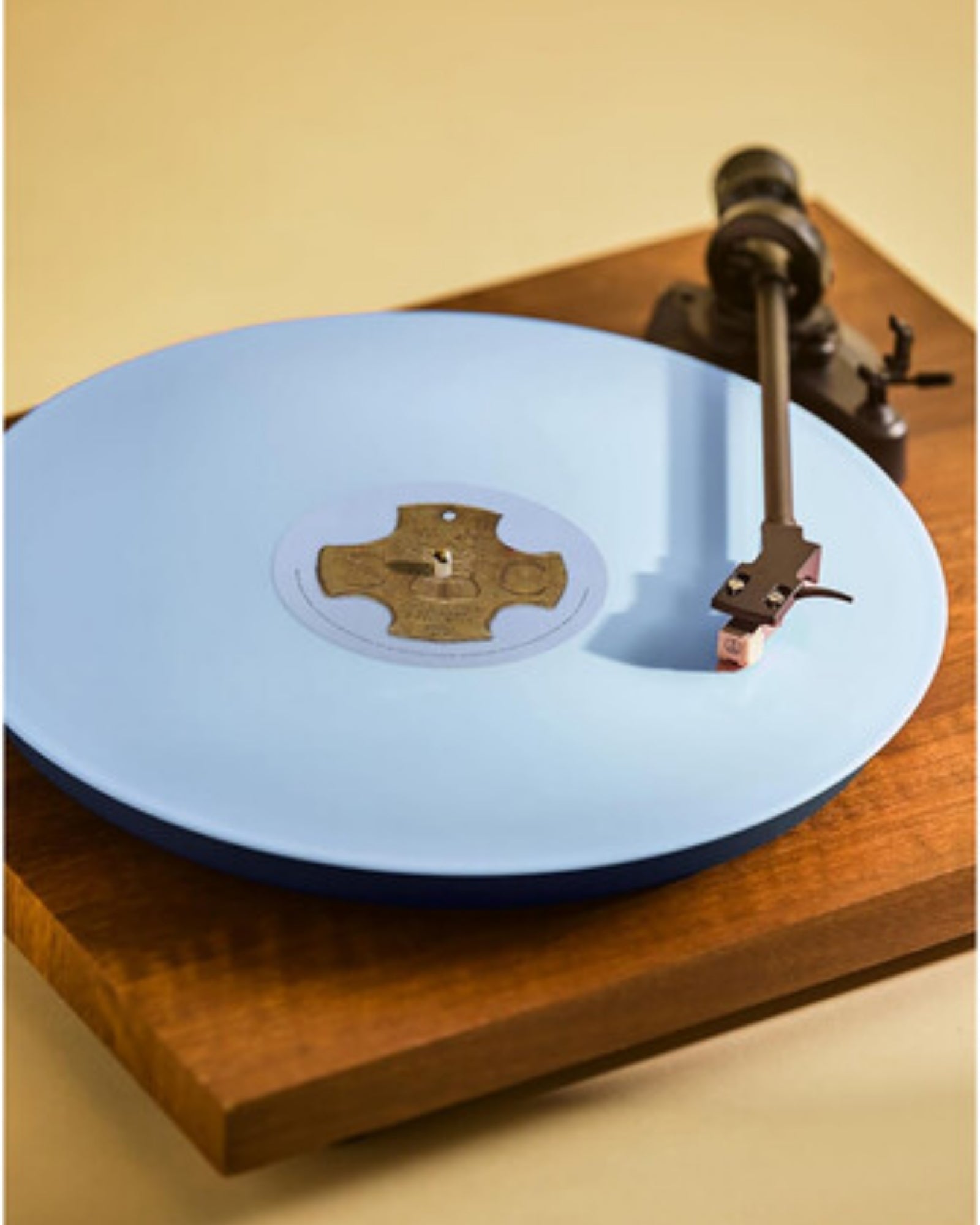 MAN'S BEST FRIEND - SABRINA CARPENTER