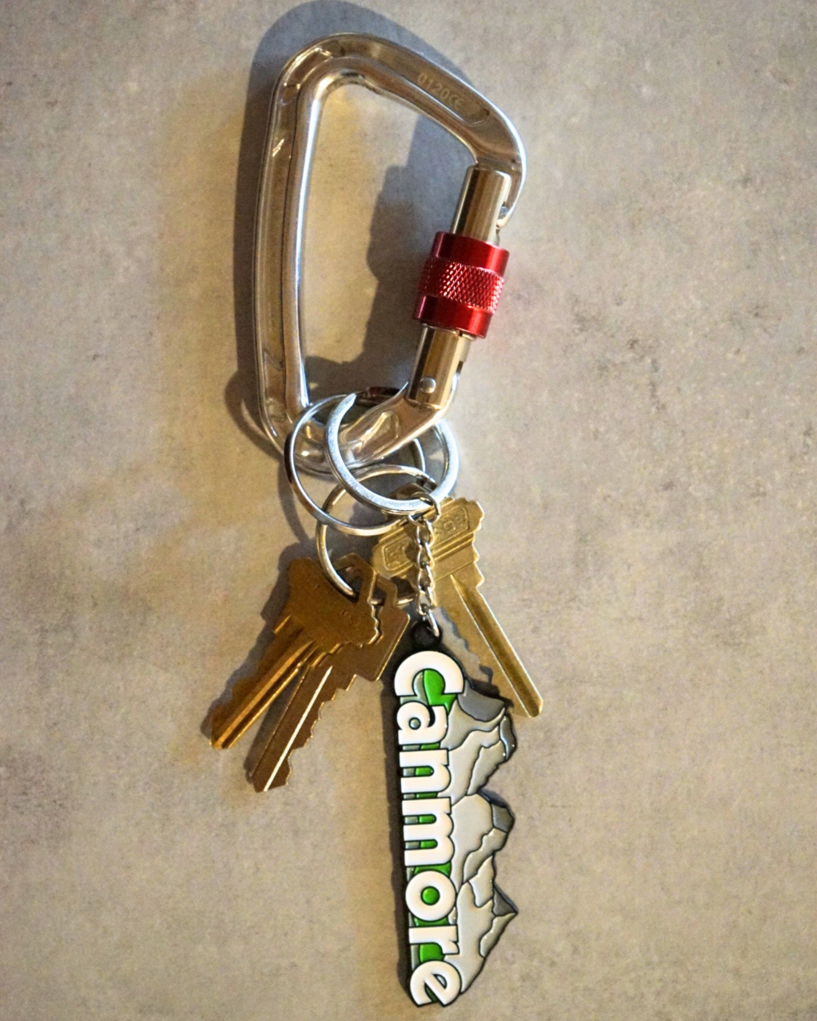 THREE SISTERS - ENAMEL KEYCHAIN