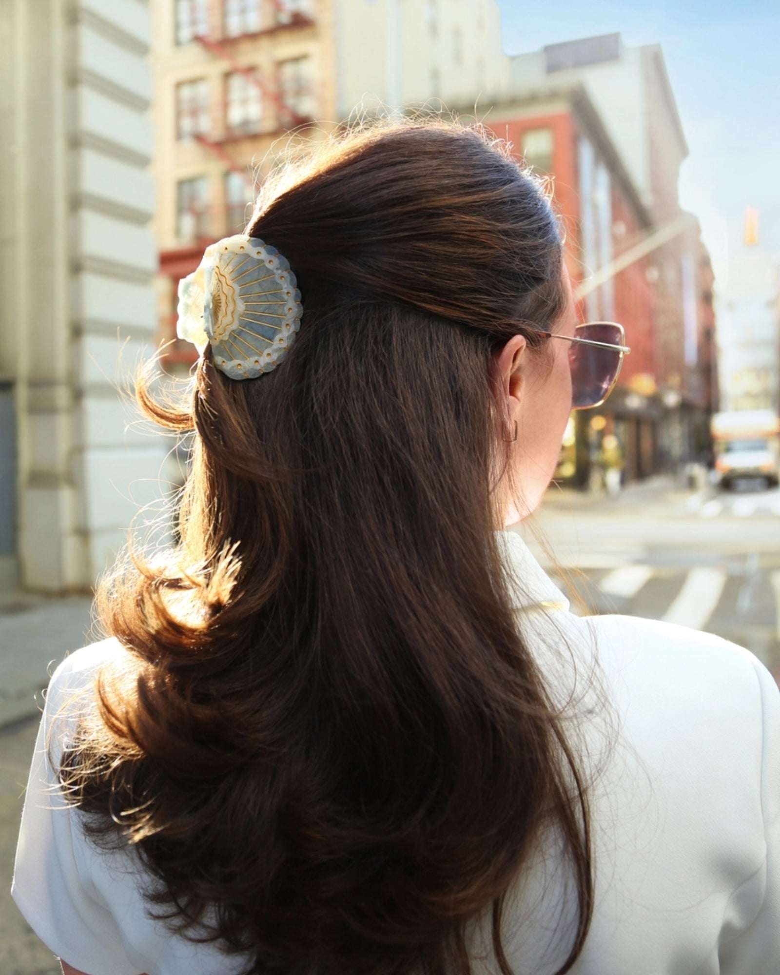 HAND-PAINTED SCALLOP SEASHELL - BLUE CLAW HAIR CLIP