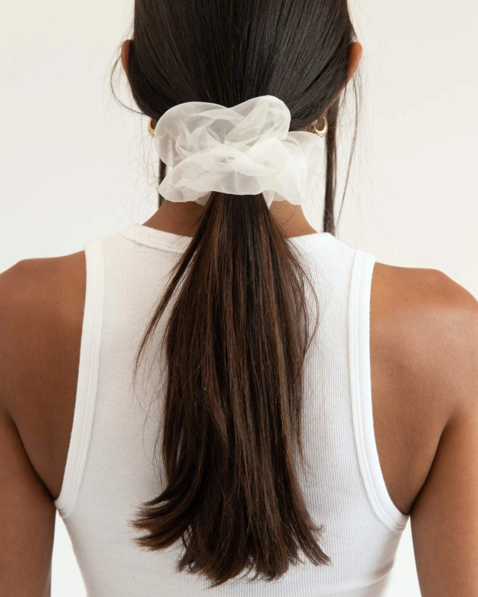 WHITE - STATEMENT SCRUNCHIE