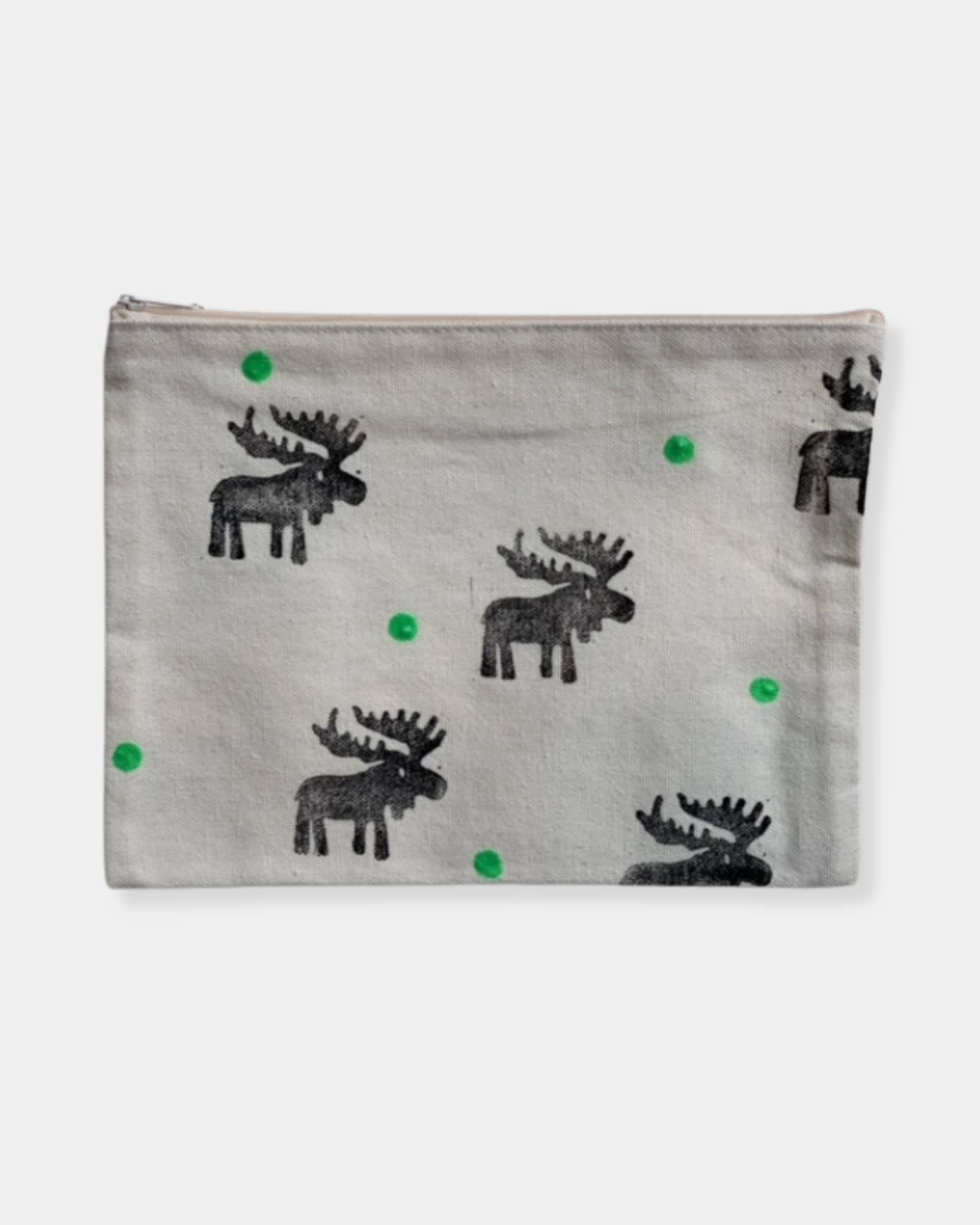 MOOSE POUCH