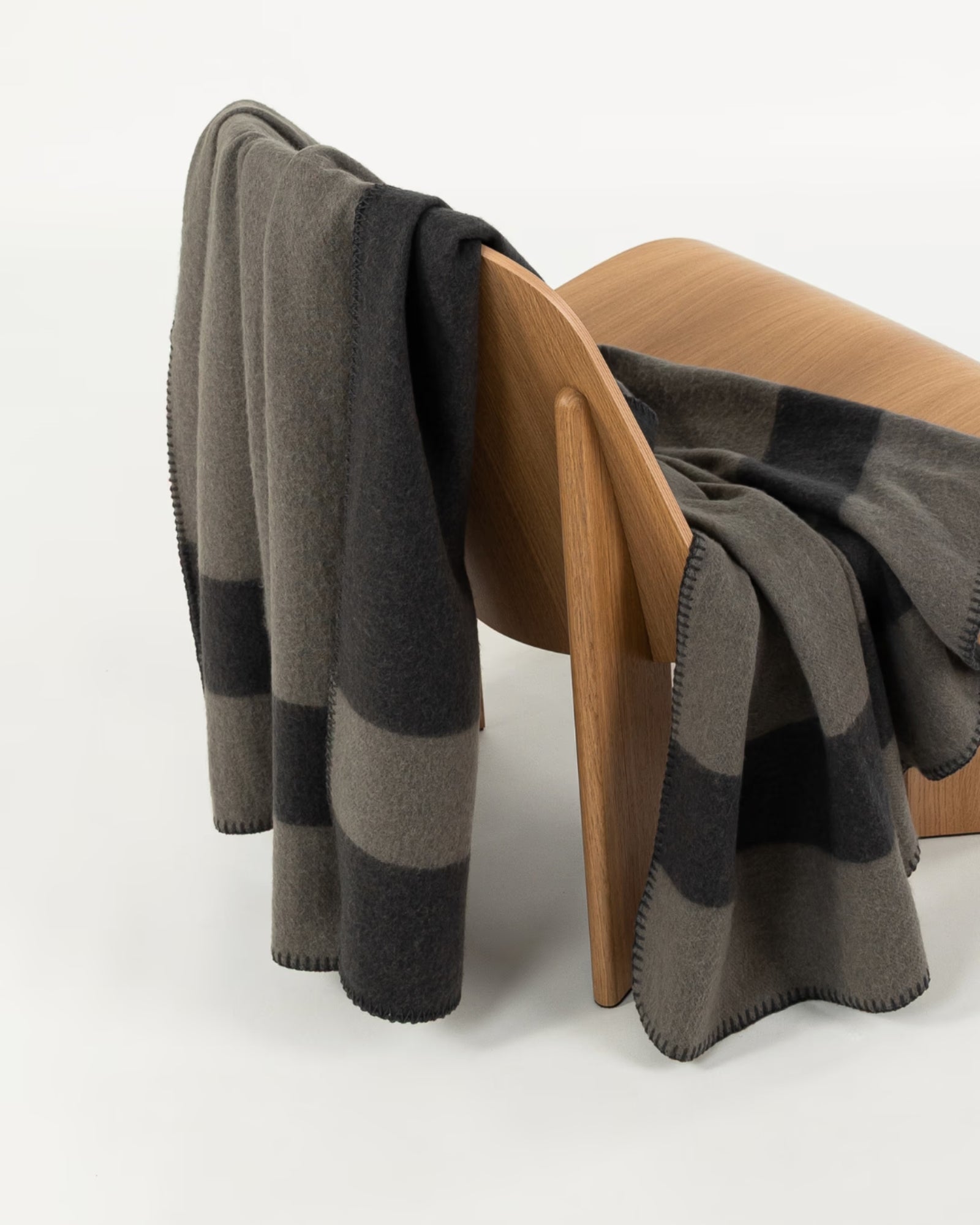 MERINO WOOL BLANKET - PEAK & CAVIAR