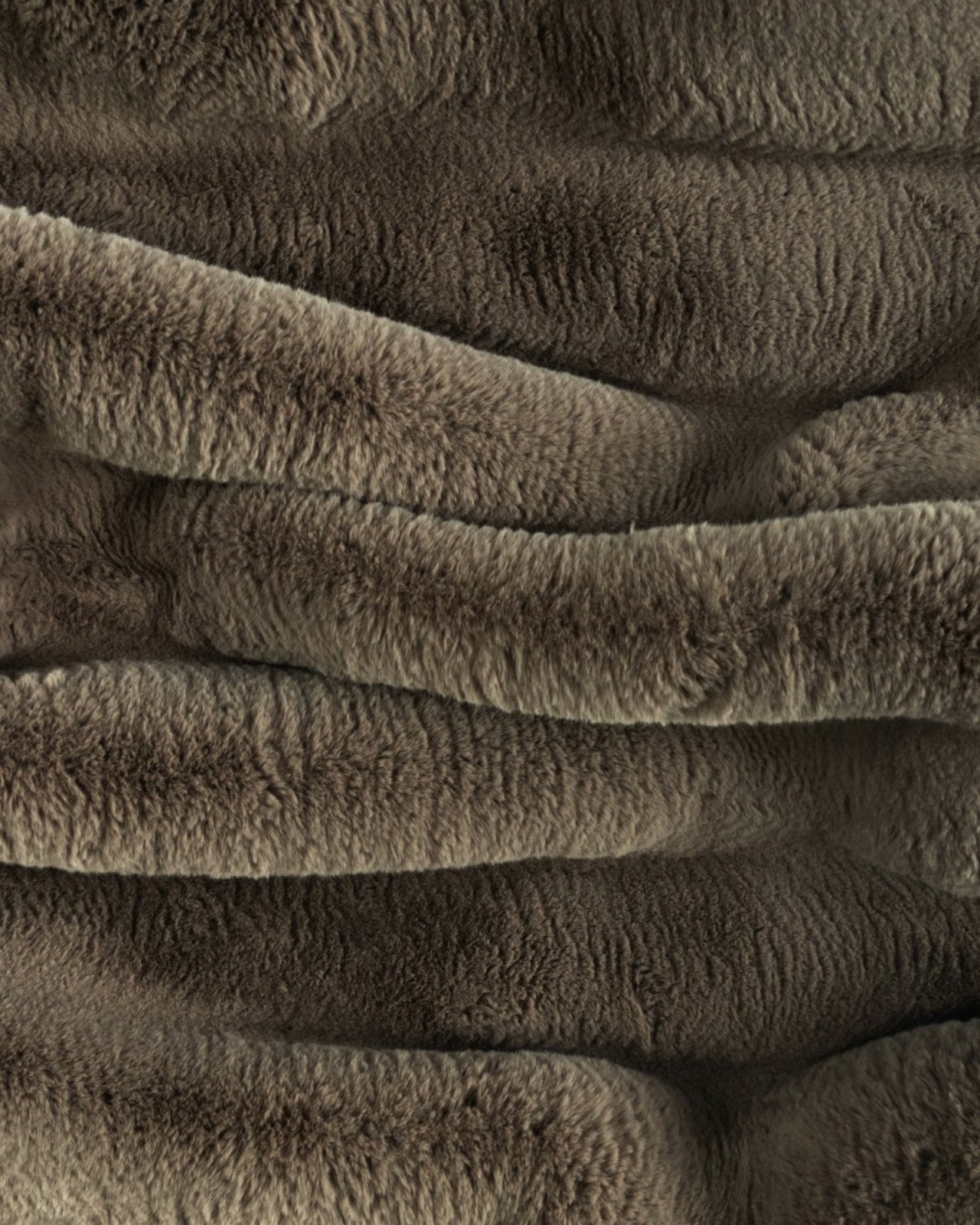 DIMENSIONAL FAUX FUR BLANKET - FUNGI | Stonewaters