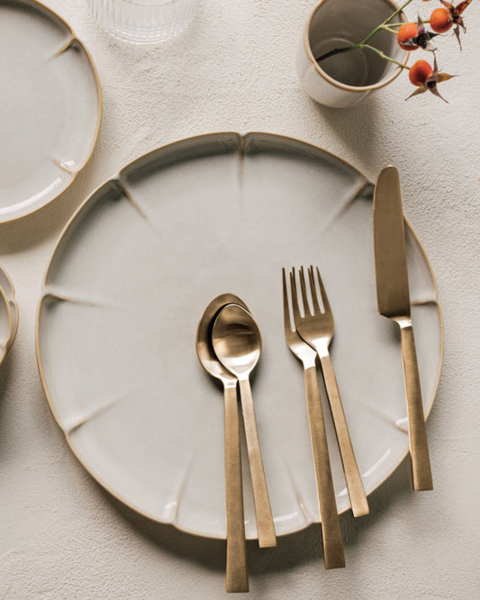 MATTE GOLD EDGE FLATWARE SET OF 5