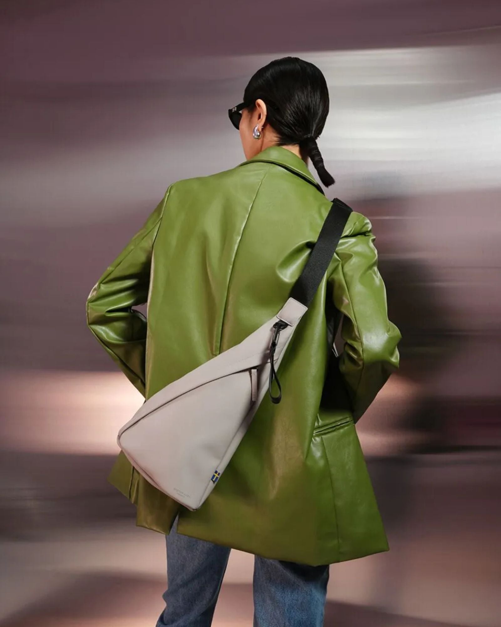SPLASH SLING BAG - TAUPE