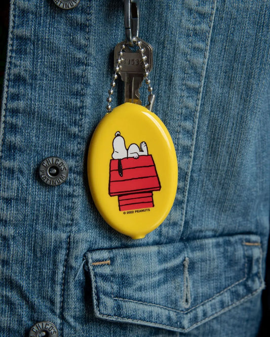 SNOOPY DOGHOUSE - COIN POUCH