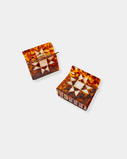 XL TORTOISE SHELL QUILT CLAW