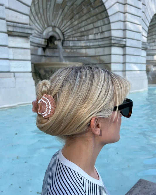 HAND-PAINTED MINI SEASHELL CLAW HAIR CLIP - GOLDEN SAND