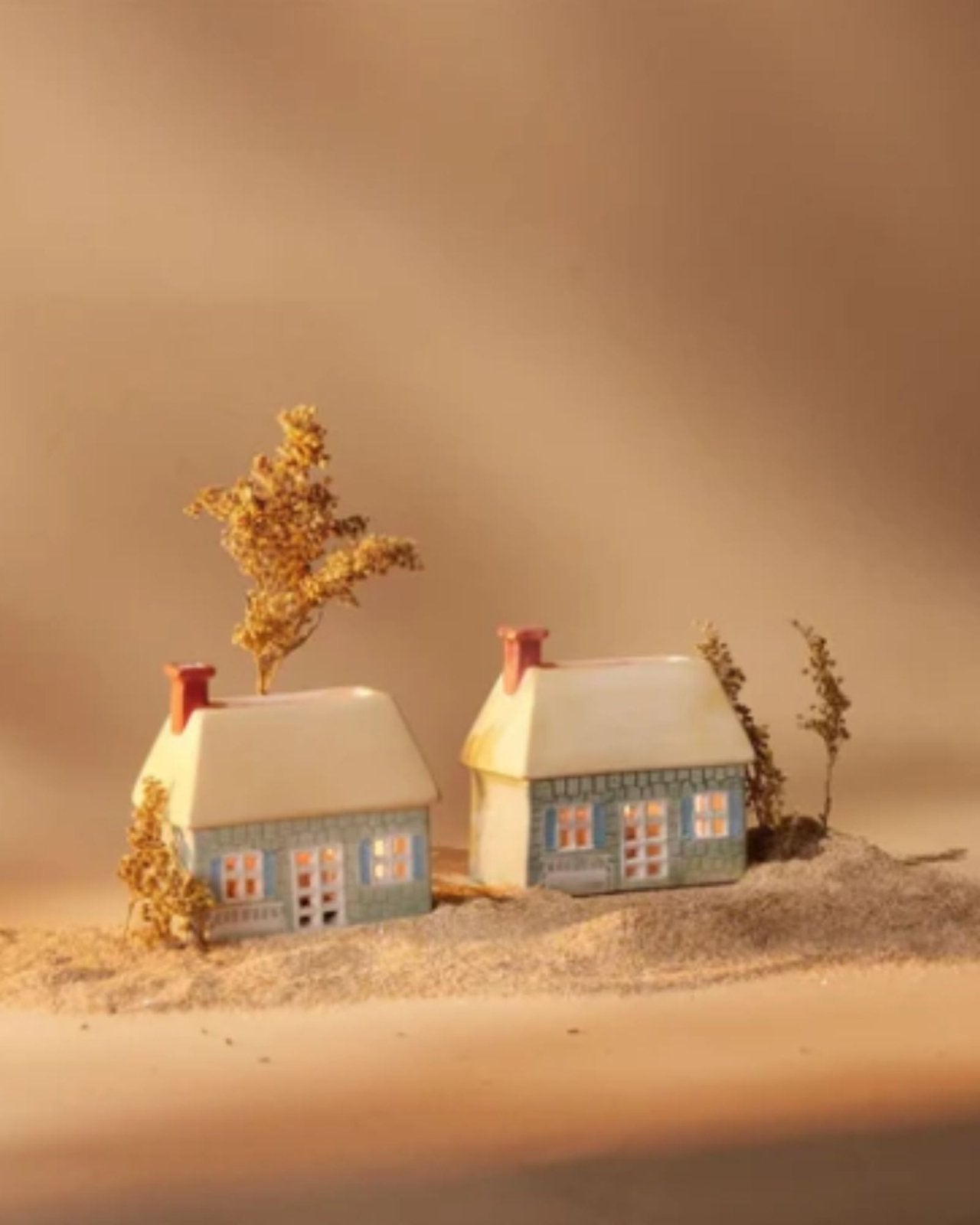 ENGLISH COTTAGE - CERAMIC INCENSE & TEA LIGHT HOLDER | Stonewaters