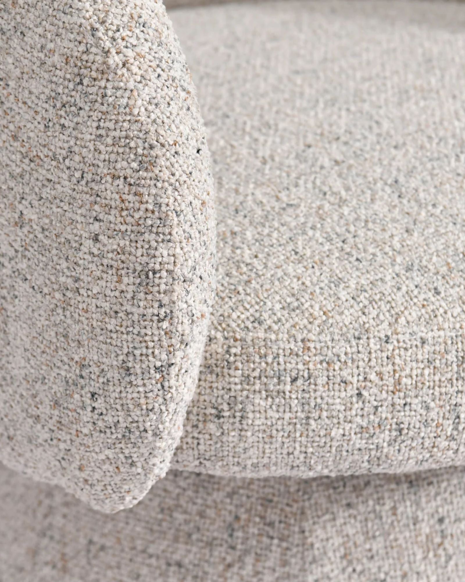 MISHA CLUB CHAIR