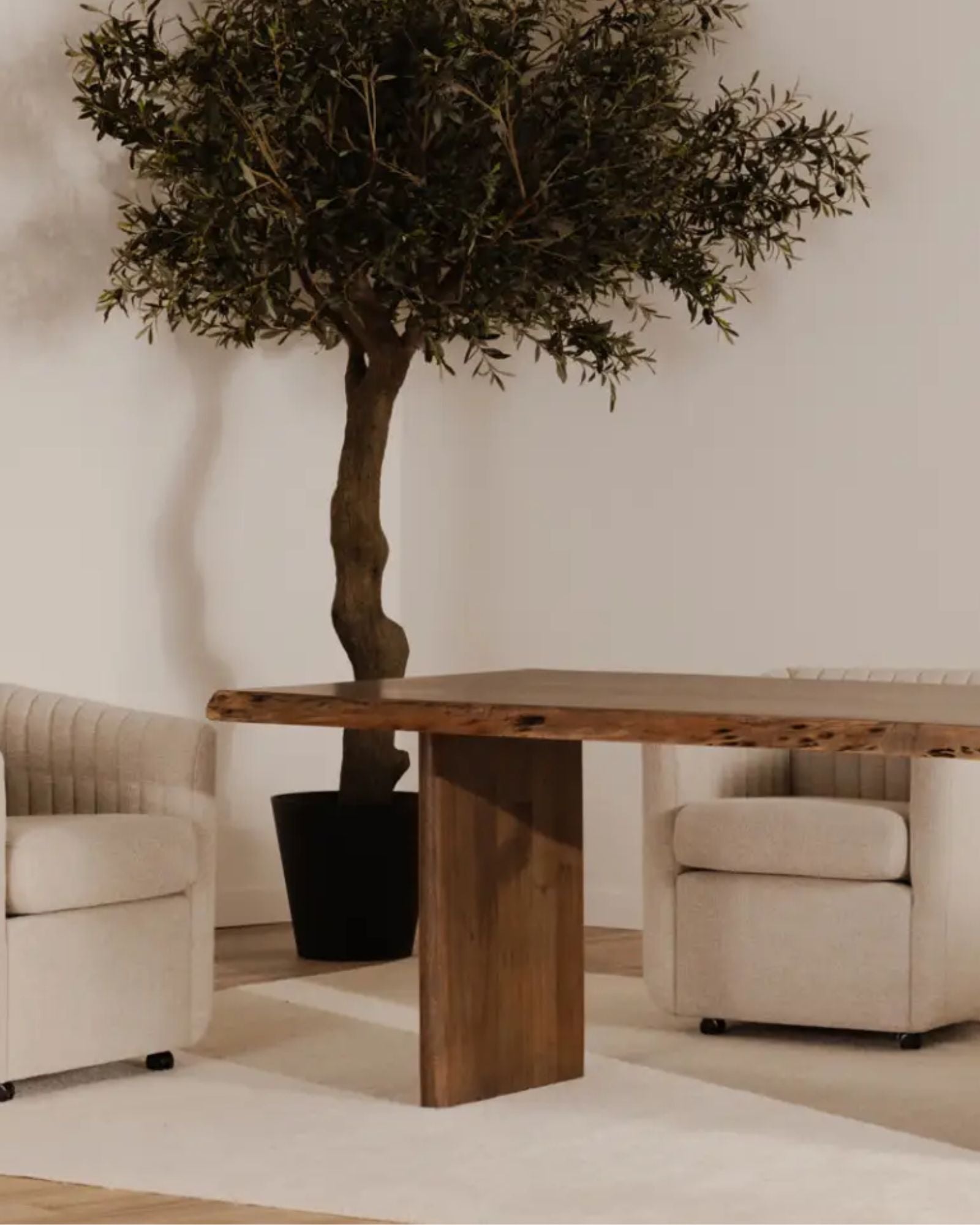 LILA DINING TABLE