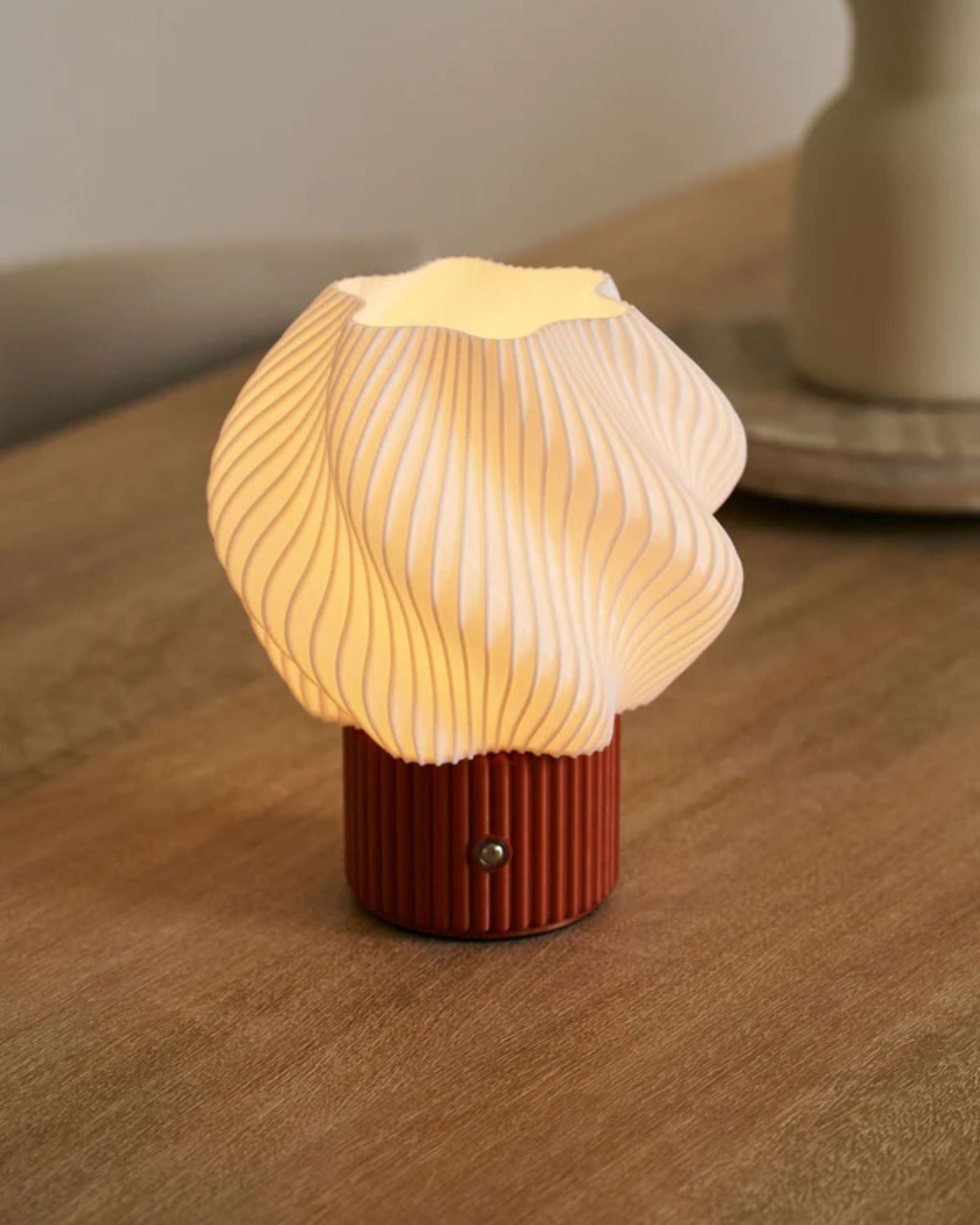 MINI SWIRL PORTABLE LAMP