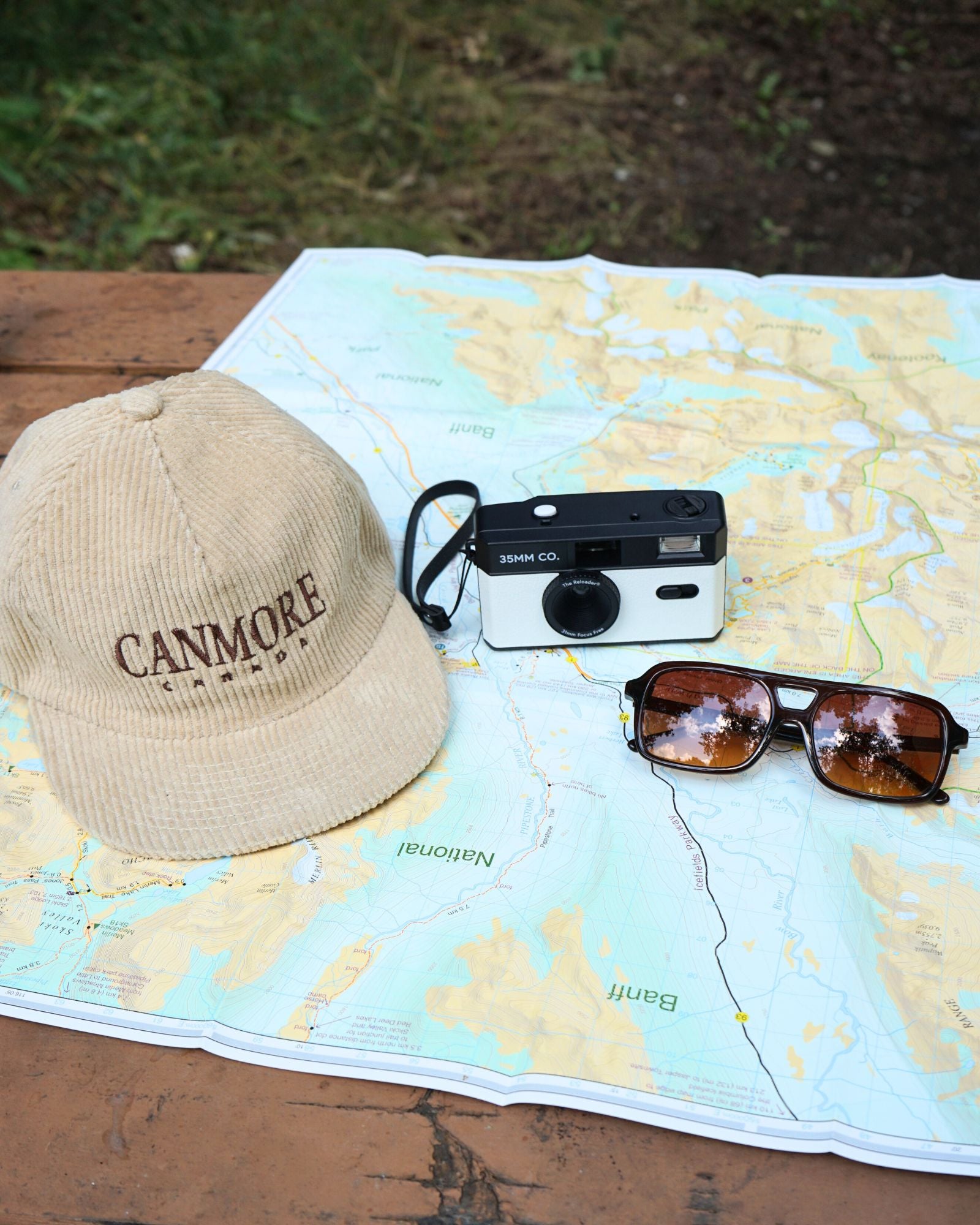 CANMORE CORDUROY HAT - SAND