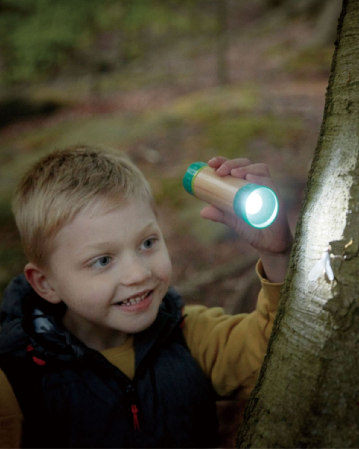 HAND POWERED FLASHLIGHT | Stonewaters